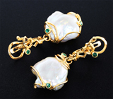 Массивные золотые серьги с морским жемчугом барокко 30,26 карата и уральскими изумрудами Золото