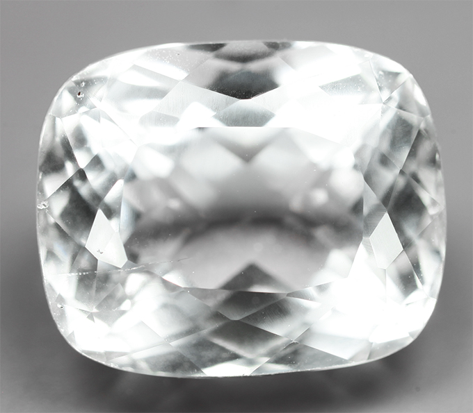 Крупный гошенит 15,21 карата