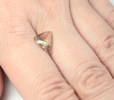 Орегонский солнечный камень авторской огранки 1,69 карата! Эффект Шиллера 