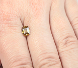 Зеленовато-желтый сфен 1,05 карата 