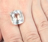 Крупный гошенит  высокой чистоты 17,85 карата