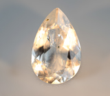 Бесцветный скаполит со сменой цвета 0,87 карата 