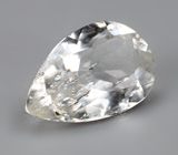 Бесцветный скаполит со сменой цвета 0,87 карата 