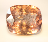 Розовато-пурпурный скаполит со сменой цвета 1,94 карата 