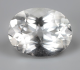 Бесцветный скаполит со сменой цвета 2,91 карата 