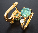 Золотые серьги с зеленовато-голубыми и бесцветными муассанитами 1,93 карата Золото