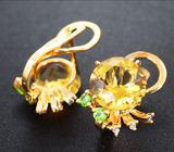 Золотые серьги с золотистыми гелиодорами 6,55 карата, уральским демантоидами гранатами и бриллиантами Золото