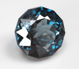 Синий London топаз авторской огранки 5,12 карата 