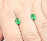 Редкая пара неоново-зеленых цаворитов 2,52 карата 