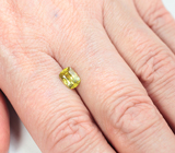 Зеленовато-желтый сфен 1,09 карата 