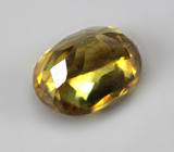 Зеленовато-желтый сфен 1,28 карата 