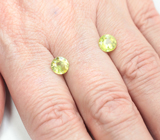 Пара желтовато-зеленых сфенов 2,24 карата 