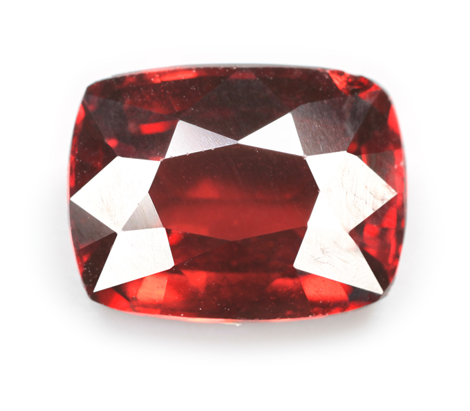 Пироп гранат высокой чистоты 3,8 карата