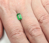 Неоново-зеленый цаворит 0,99 карата