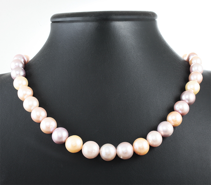 Массивное золотое колье с крупным розовым и кремовым морским жемчугом барокко 363,55 карата