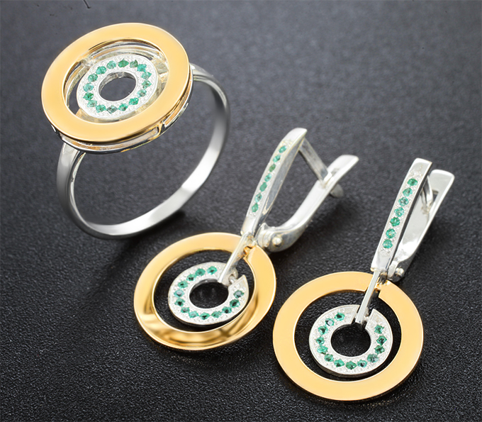 Комплект из золота и серебра с уральскими изумрудами 0,2 карата