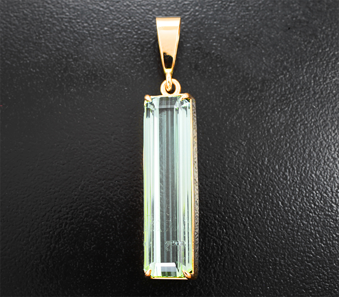 Кулон с крупным зеленым турмалином 14,52 карата