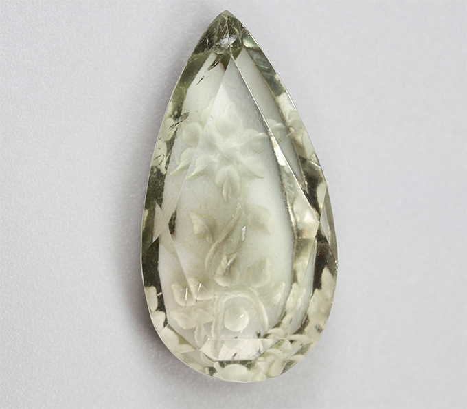 Резной зеленый аметист 13,62 карата