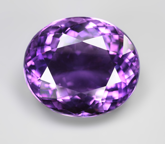 Чистейший крупный уругвайский аметист 28,2 карата
