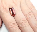 Крупный оранжево-красный турмалин высокой чистоты 6,27 карата 