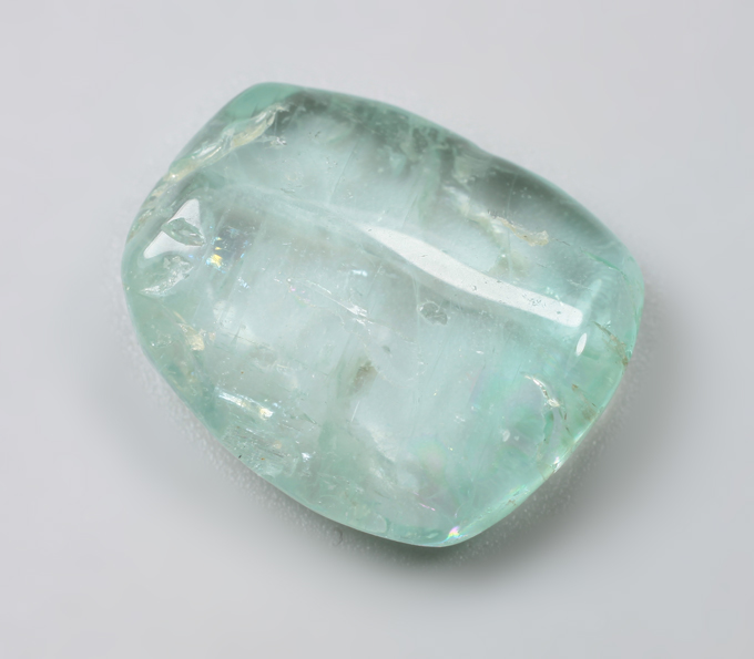 Уральский голубовато-зеленый берилл 12,43 карата