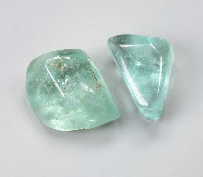 Пара уральских голубовато-зеленых бериллов 12,68 карата