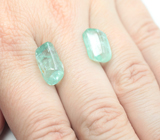 Пара уральских голубовато-зеленых бериллов 13,86 карата 