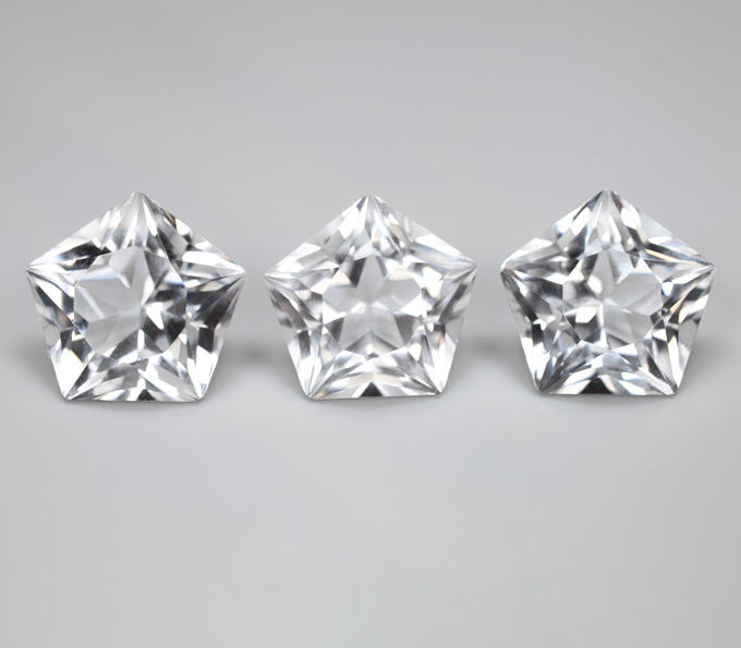 Набор чистейшего бесцветного кварца португальской огранки 30,7 карата