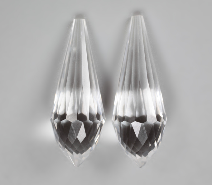 Пара бриолетов чистейшего бесцветного кварца португальской огранки 19,6 карата