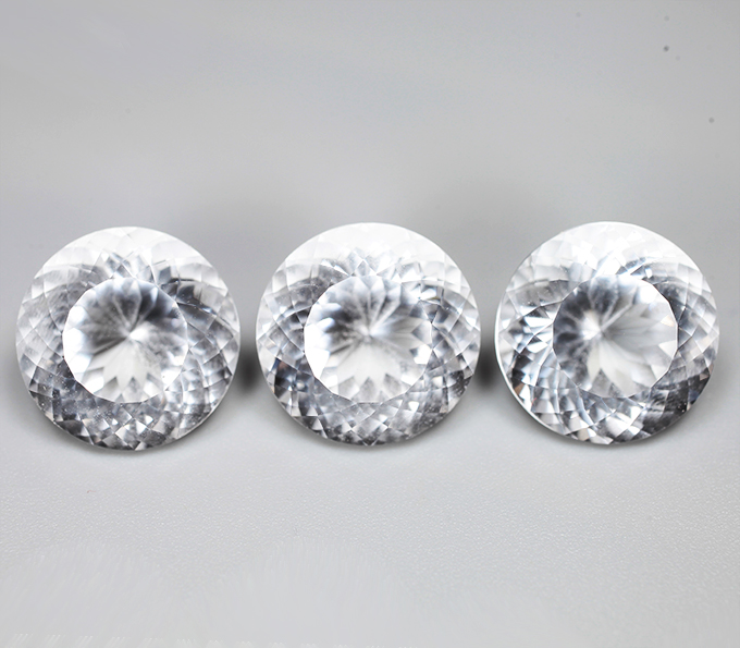 Набор чистейшего бесцветного кварца португальской огранки 33,4 карата