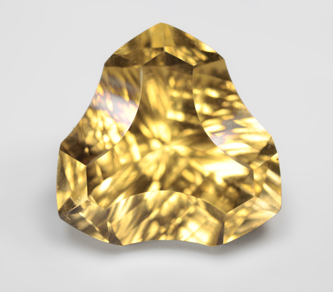 Чистейший цитрин авторской огранки 14,59 карата