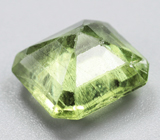 Перидот с включением рутила 4,26 карата 