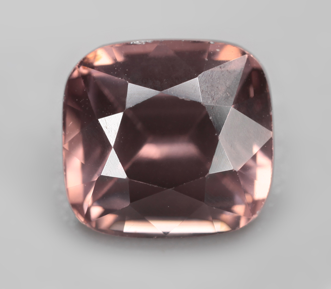 Чистейший падпараджа циркон 3,11 карата