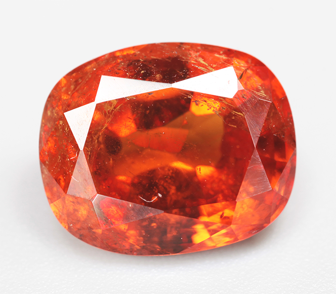 Крупный спессартин гранат 4,73 карата