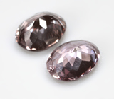 Пара гранатов со сменой цвета 2,28 карата 