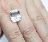 Крупный гошенит высокой чистоты 16,15 карата 