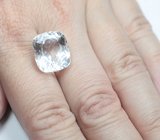 Крупный гошенит высокой чистоты 16,15 карата