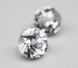 Пара бесцветных данбуритов 1,62 карата 