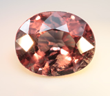 Розовато-оранжевый гранат со сменой цвета 2,13 карата 