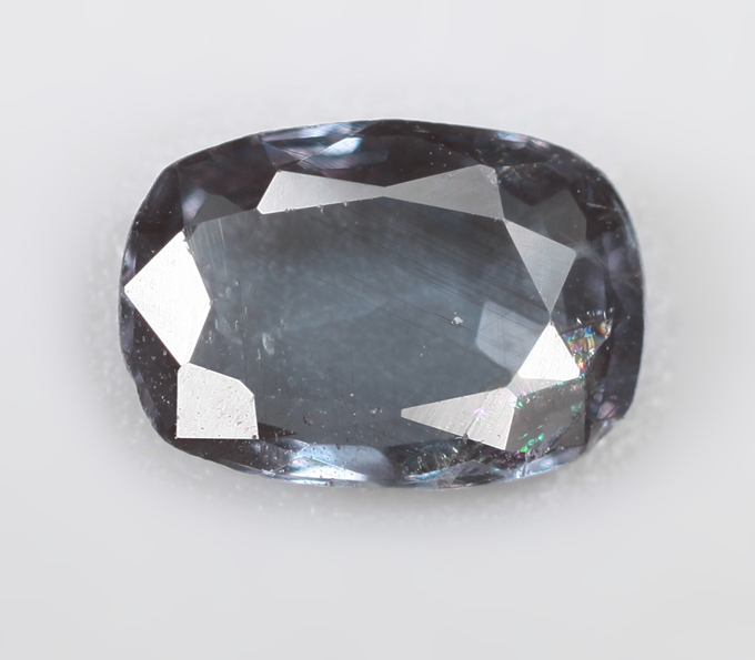 Редкий синий гранат со сменой цвета 0,7 карата