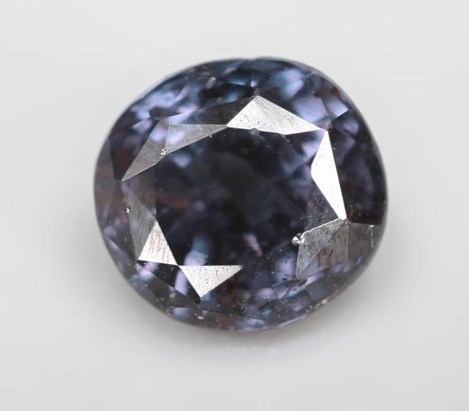 Редкий синий гранат со сменой цвета 0,7 карата