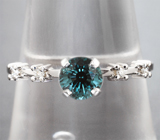 Золотое кольцо с чистейшей синей шпинелью 0,98 карата и бриллиантами Золото