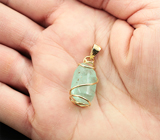 Золотой кулон с крупным уральским зеленым бериллом 16,74 карата Золото