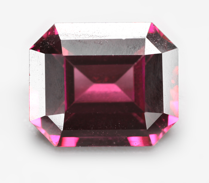 Умбалит гранат высокой чистоты 2,89 карата