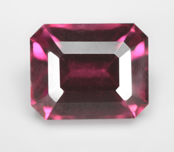 Чистейший умбалит гранат 4,1 карата