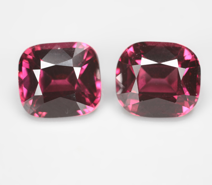 Редкая пара умбалитов гранатов высокой чистоты 7,11 карата