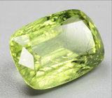 Перидот с включением рутила 4,49 карата 