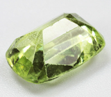 Перидот с включением рутила 4,49 карата 