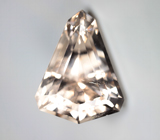 Крупный империал топаз авторской огранки 18,01 кеарата 