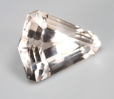 Крупный империал топаз авторской огранки 18,01 кеарата 